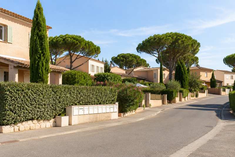 Quartier résidentiel de Cagnes-sur-Mer où intervient le débarras de pavillon